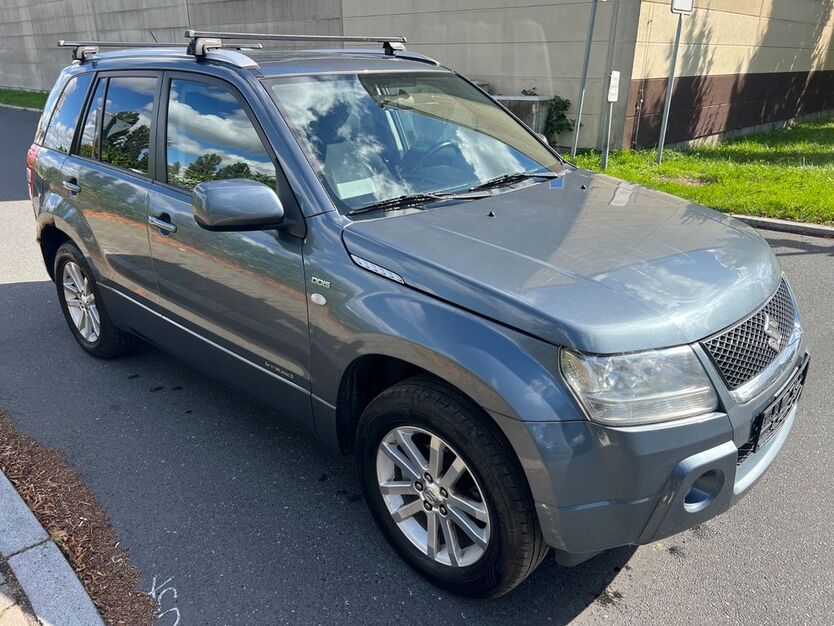 Suzuki Grand Vitara 181.000 km 3.200 € Berlin 12057