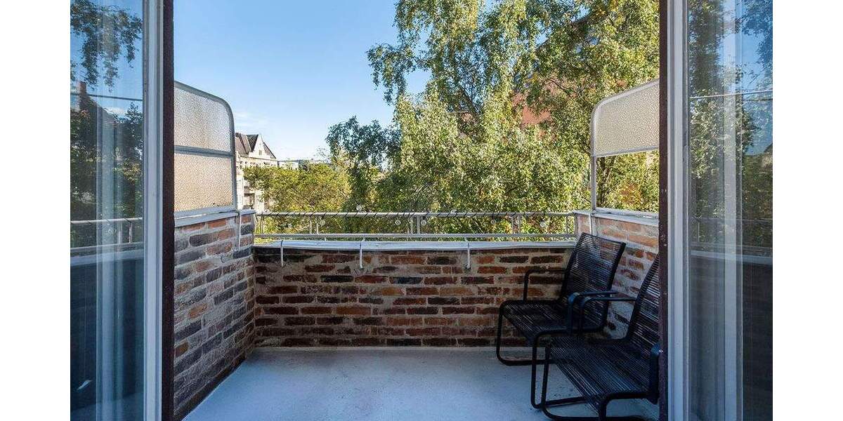 Helle Balkonwohnung im Kiez mit PKW-Stellplatz 2 zimmer