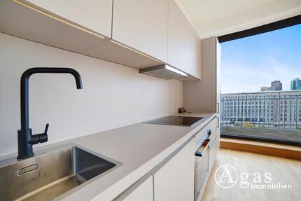 Helle 3 Zimmer Dachgeschosswohnung mit ca. 88m², EBK, Fußbodenheizung und Balkon in Berlin-Mitte 3 zimmer