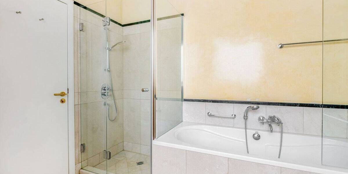 Etagenwohnung Berlin Mitte - 2 Zimmer, 61 m&sup2;, 1.485&euro; | Angebot:26310384