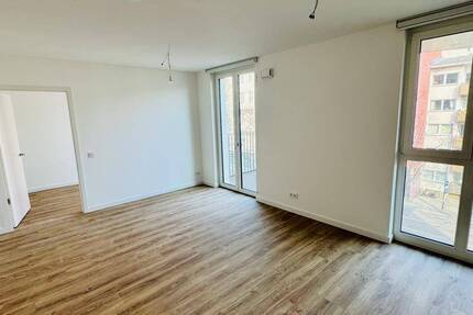 Geräumige Wohnung nahe Barbarossaplatz! *2x Balkone EBK Aufzug*