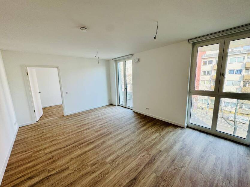 Geräumige Wohnung nahe Barbarossaplatz! *2x Balkone EBK Aufzug*