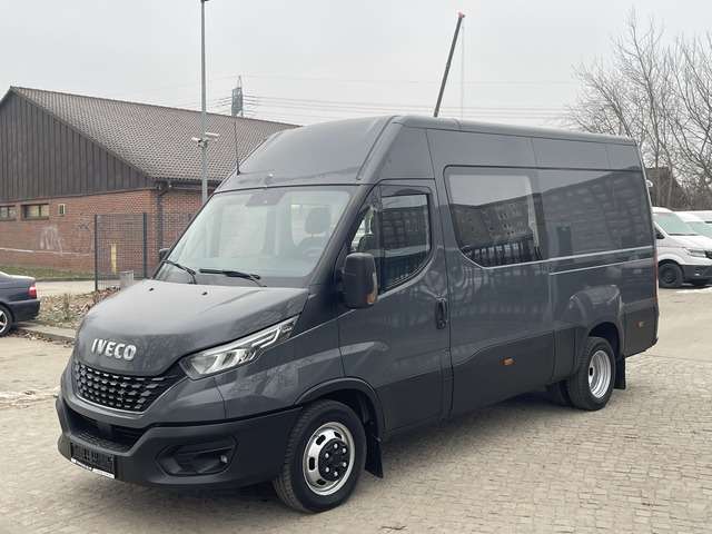 IVECO Daily 238.000 km 23.900 &euro; Berlin 12681