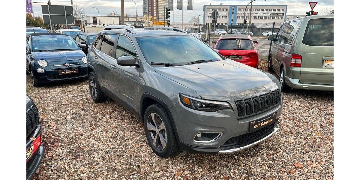 Jeep Cherokee 46.742 km 22.800 € Potsdam 14480