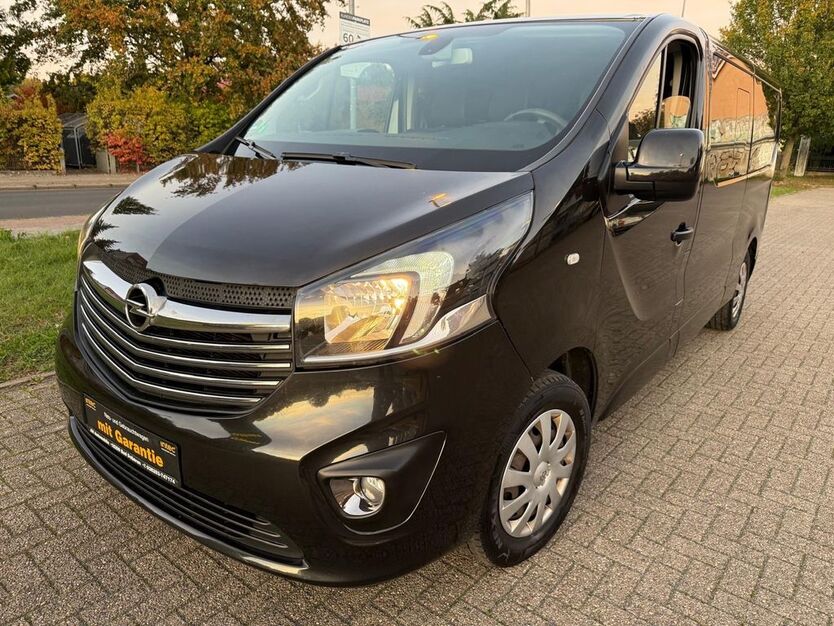 Opel Vivaro 160.000 km 17.800 € Berlin 13158