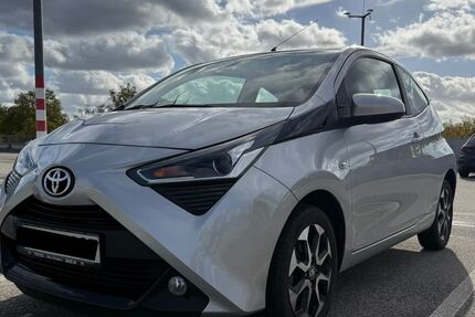 Toyota Aygo (X) 45.500 km 9.750 &euro; Berlin 12207
