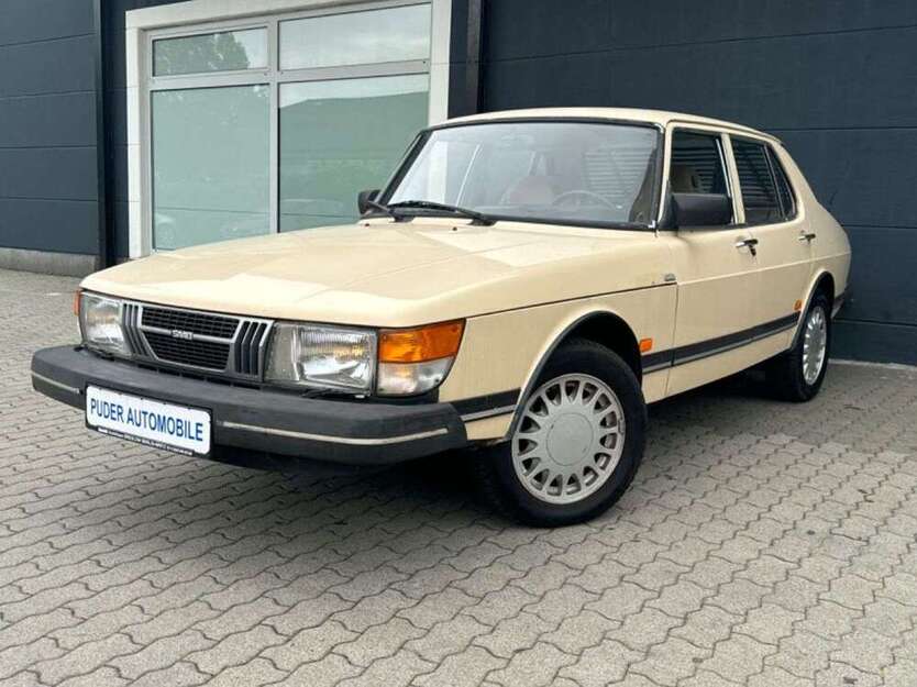 900