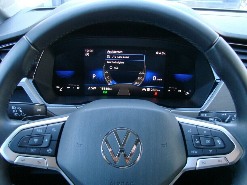 VW Touran 1.5TSI Comfortline 7-Sitzer ACC Standheizun 18.601 km 32.480 € Falkensee 14612