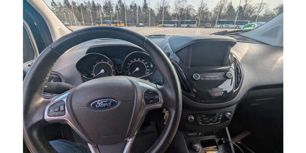Ford Tourneo Courier 65.000 km 9.800 &euro; Berlin 14052