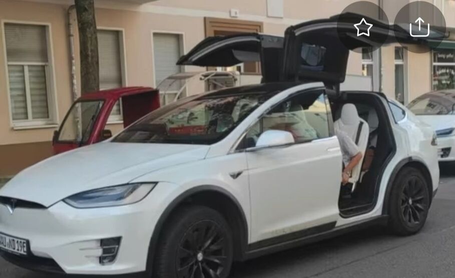 Tesla Model X 115.000 km 39.500 € Berlin 10367