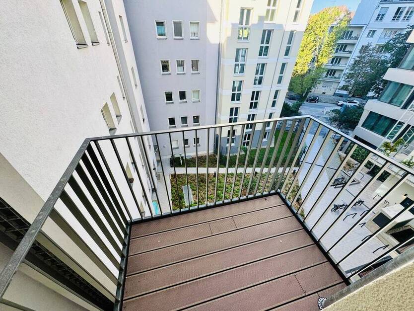Helle NeubauWohnung mit modernem Komfort in Berlin-Schöneberg
