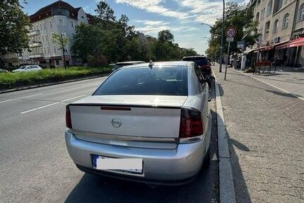 Opel Vectra 157.000 km 2.650 € Berli 12683
