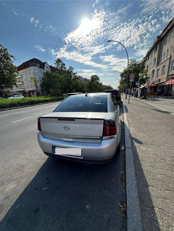 Opel Vectra 157.000 km 2.650 € Berli 12683