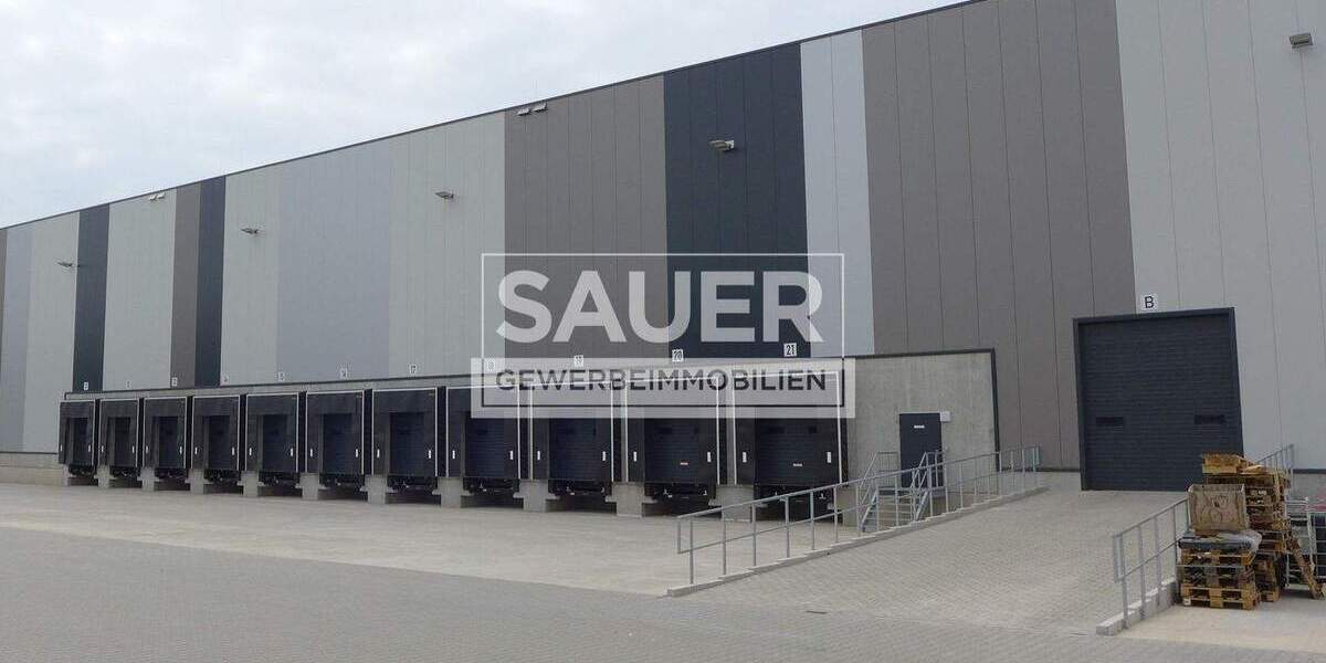 8.400 m² Logistikhalle mit 11 Rampendocks zzgl. 700 m² Bürotrakt *2928* zimmer
