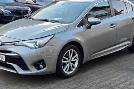 Toyota Avensis 83.000 km 17.790 € Berlin 12247