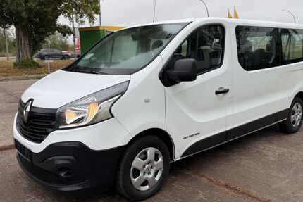 Renault Trafic 298.700 km 9.877 &euro; Berlin 12681