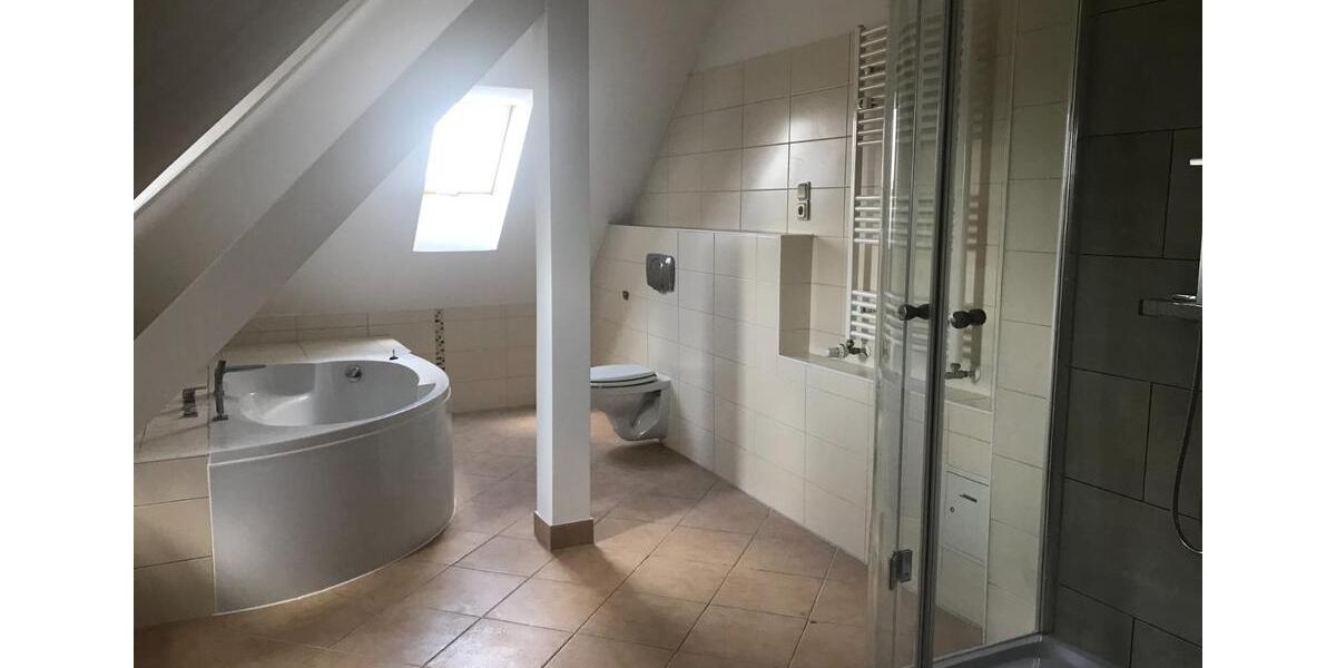 Dachgeschoßwohnung Trebbin - 4 Zimmer, 121 m&sup2;, 1.209&euro; | Angebot:24638088