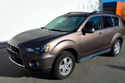 Mitsubishi Outlander 88.000 km 9.900 € Berlin 13599