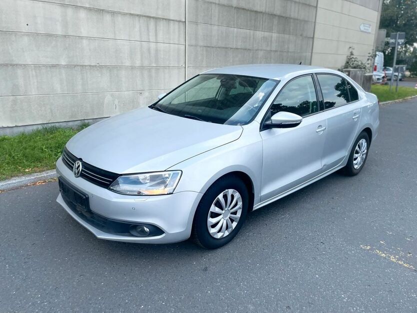 VW Jetta 179.000 km 3.999 € Berlin 12057