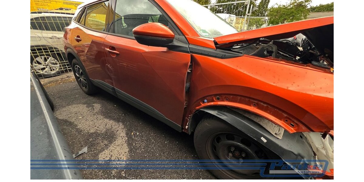 Peugeot 2008 1.2 PureTech 100 Active Pack*Unfall* 21.200 km 6.380 € Berlin 13187