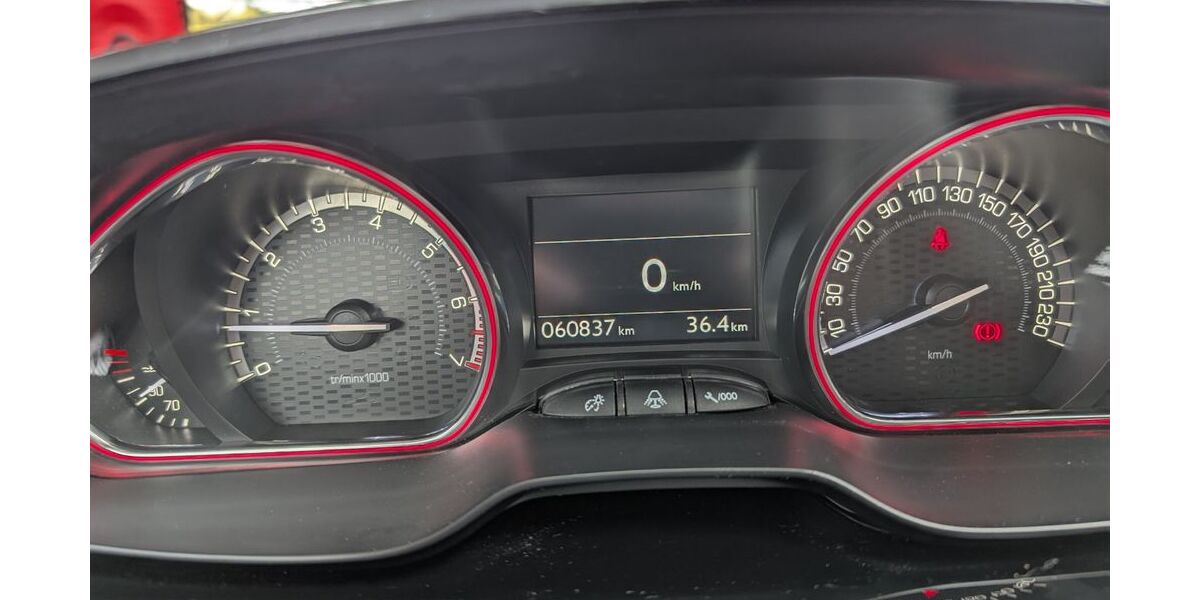 Peugeot 208 62.000 km 13.000 &euro; Berlin 13587