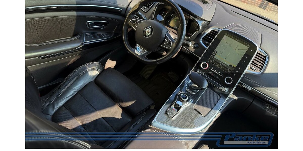 Renault Espace Initiale Paris*Pano*7-Sitz*HUD*TV*1-Hand* 141.944 km 16.490 &euro; Berlin 13187