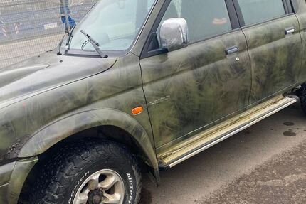 Mitsubishi L200 223.000 km 3.699 &euro; berlin 13089