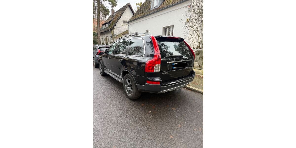 Volvo XC90 299.000 km 7.990 &euro; Berlin 12357