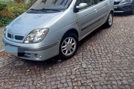 Renault Megane 177.000 km 1.999 € Berlin 10825