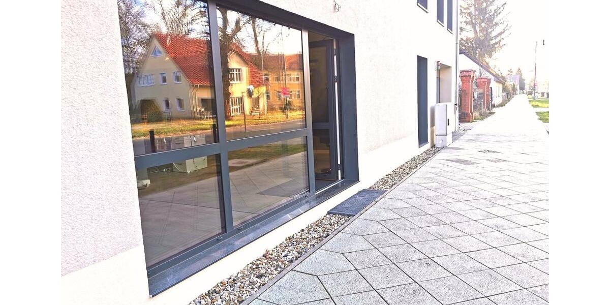 Neubau 2021: Gewerberäume mit Terrasse, Parkplatz und im Zentrum zimmer