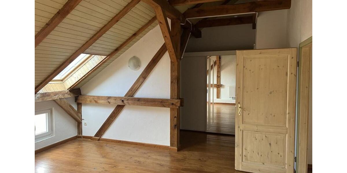 Dachgeschoßwohnung Ludwigsfelde - 3.5 Zimmer, 120 m&sup2;, 1.179&euro; | Angebot:25232695