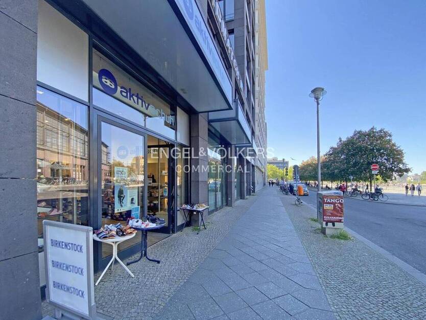 Verkaufsfläche am Bahnhof Friedrichstraße zimmer