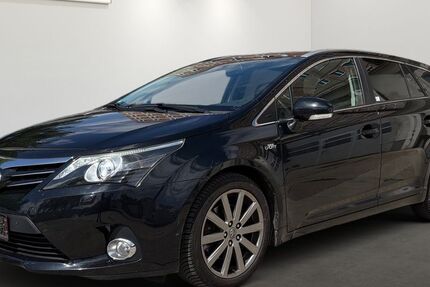 Toyota Avensis 213.879 km 5.399 &euro; Berlin 12681