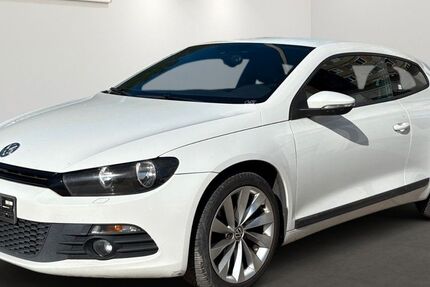 VW Scirocco 251.245 km 5.699 € Berlin 12681
