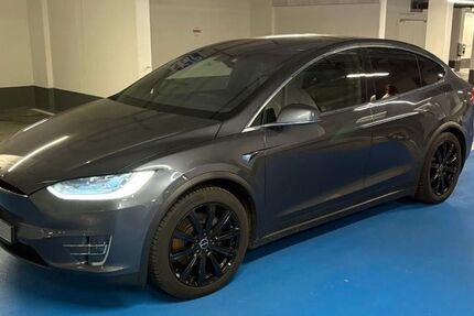 Tesla Model X 61.000 km 54.900 € Berlin-Lichtenberg 10365