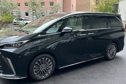 Lexus LM 25.500 km 91.150 &euro; Berlin 10963