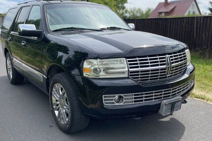 Lincoln Navigator 185.000 km 15.900 &euro; DAHLEWITZ 15827