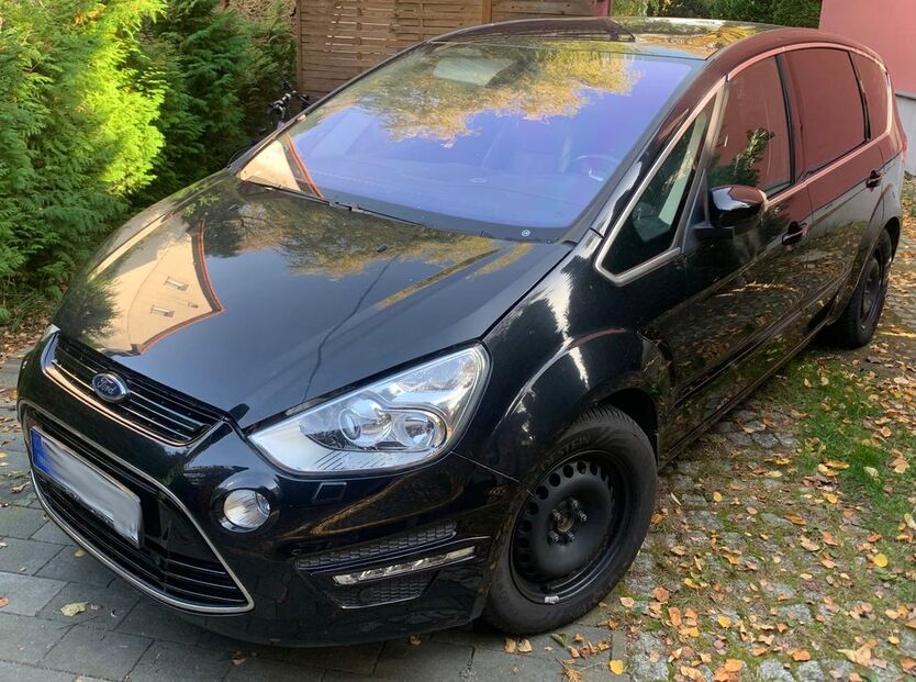 Ford S-Max 136.000 km 7.900 € Berlin 13129