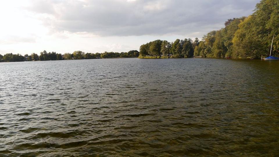 Wochenendhaus mit Garten und Steg am Ufer des Glindower Sees 4 zimmer