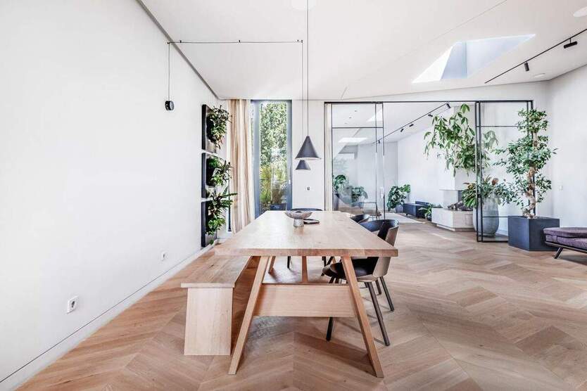 Besonderes Dachgeschoss mit exklusiver Ausstattung und Aufdachterrasse 6 zimmer