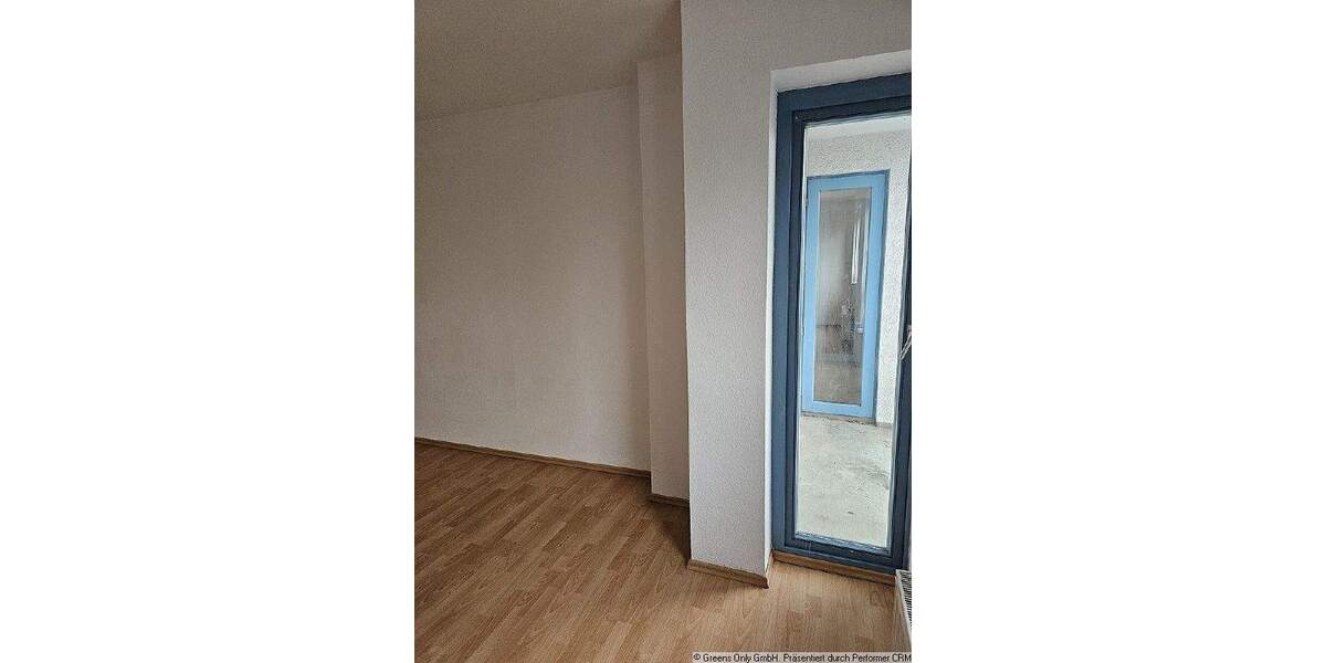 SANIERUNGSBEDÜRFTIG, ABER VOLLER POTENZIAL! BEZUGSFREIE-2 ZIMMERWOHNUNG - MIT VIEL LICHT 2 zimmer