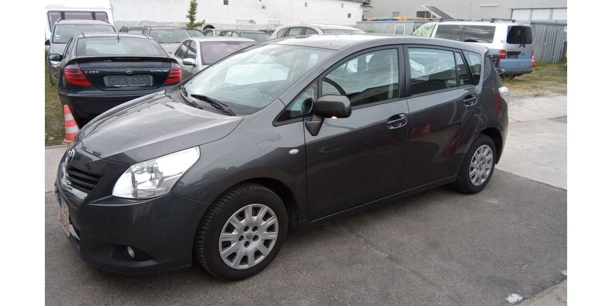 Toyota Verso 167.999 km 5.599 &euro; Berlin 12247