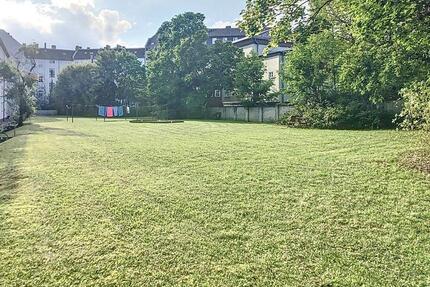 Park im Hinterhof, Kiez vor der Haustür, viel Altbau dazwischen