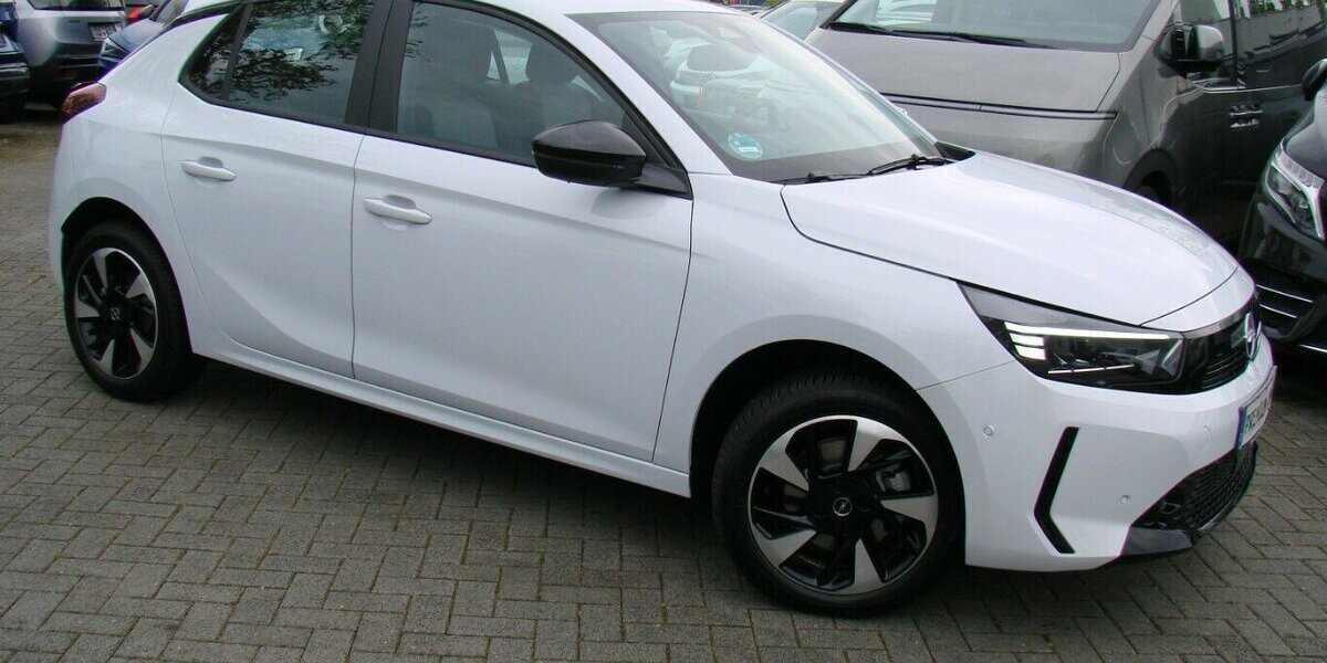 Opel Corsa-e e Edition Long Range Totwinkel Volldigital 1.999 km 24.980 &euro; Falkensee 14612