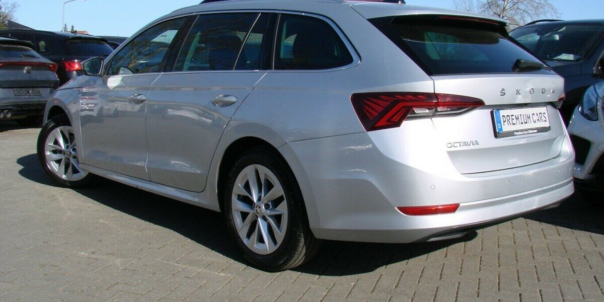 Skoda Octavia 2.0TDI Style ACC Columbus HeadUp AHK 48.103 km 27.480 &euro; Falkensee 14612