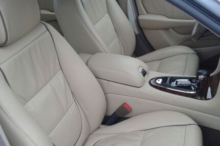 Jaguar XJ 180.000 km 11.662 € Berlin 13627