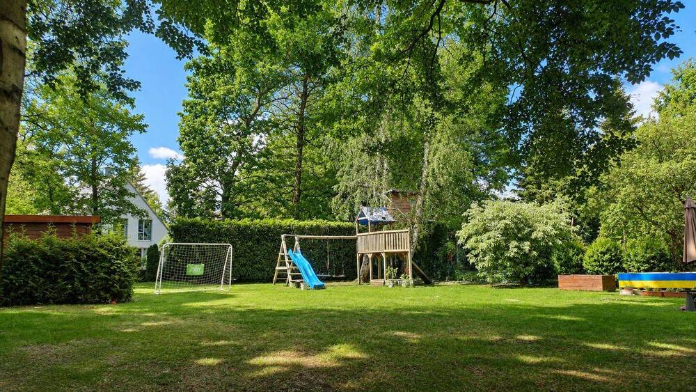 Einfamilienhaus Kleinmachnow - 9 Zimmer, 322 m&sup2;, 1.999.000&euro; | Angebot:26742027