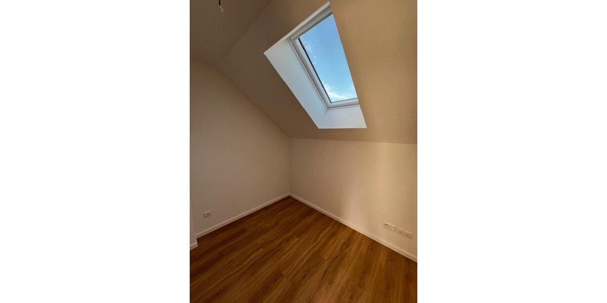 Dachgeschoßwohnung Falkensee - 2.5 Zimmer, 59 m&sup2;, 1.165&euro; | Angebot:26564734