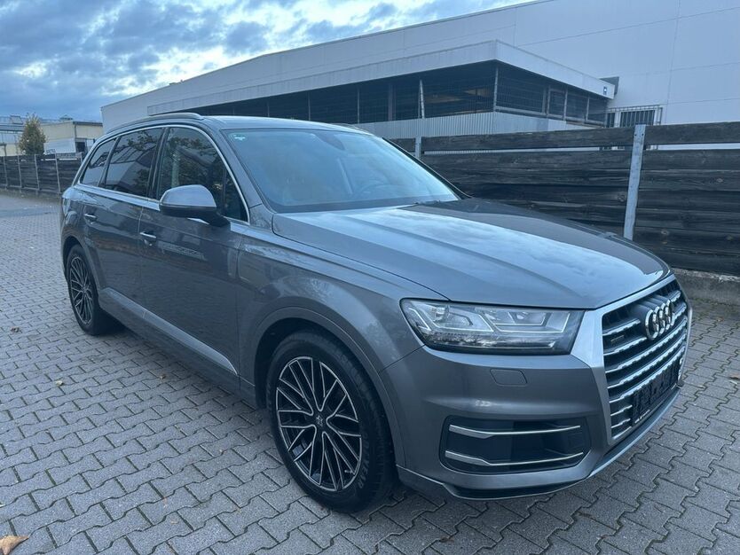 Audi Q7 249.000 km 21.500 € Berlin 13403