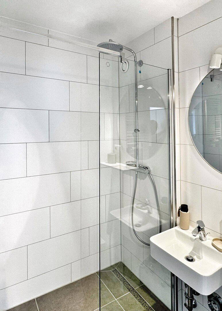 Spectacular City Center Apartment Hackescher Markt: View, Balcony & Parking